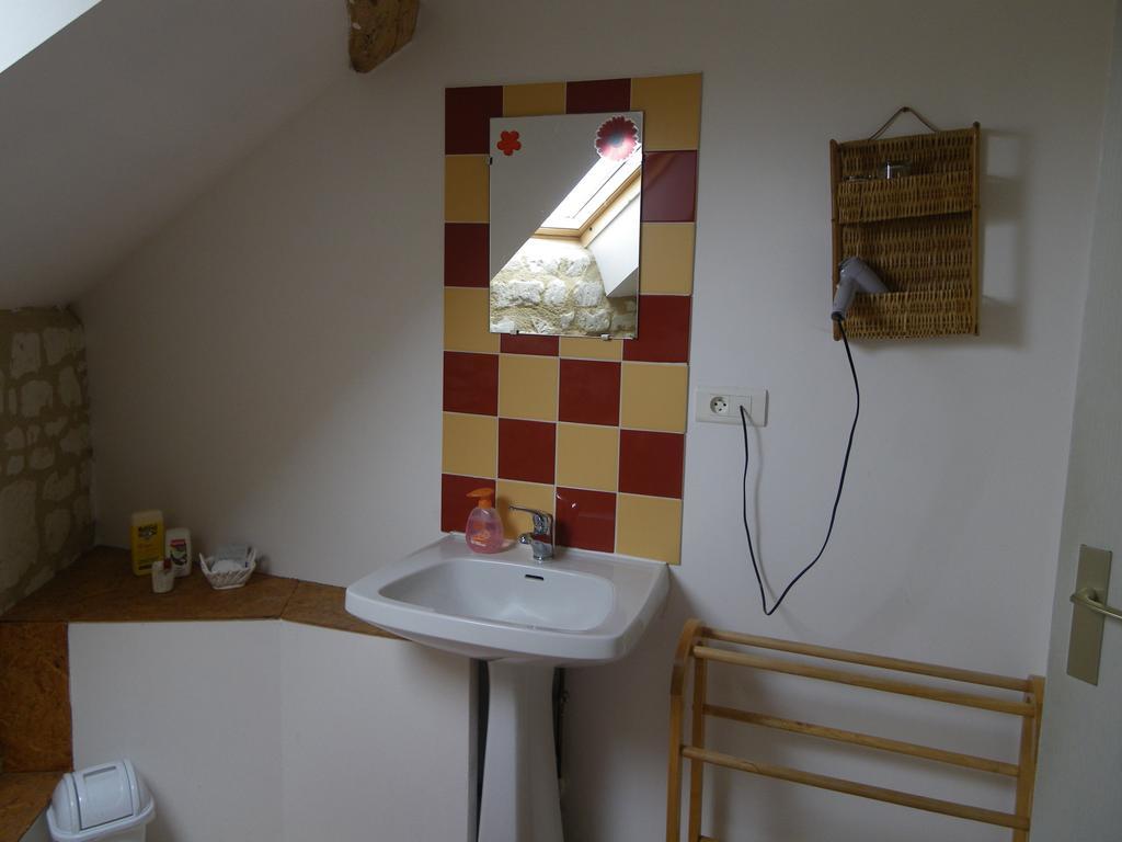 Hotel Les Caves Ambillou-Château Habitación foto